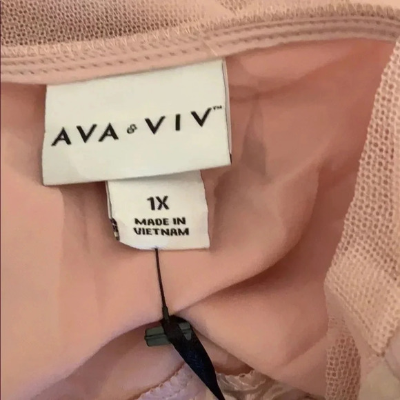 Ava Viv Women’s Pink Top Satin Ruched Back V-Neck New - Picture 6 of 8